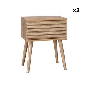 Set di 2 comodini scandinavi con decoro in legno scanalato, marrone