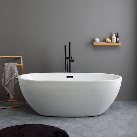 Vasca da bagno in acrilico bianco centro stanza