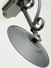 Struttura in alluminio pressofuso verniciato bianco, adatta per lampade a risparmio energetico grafite