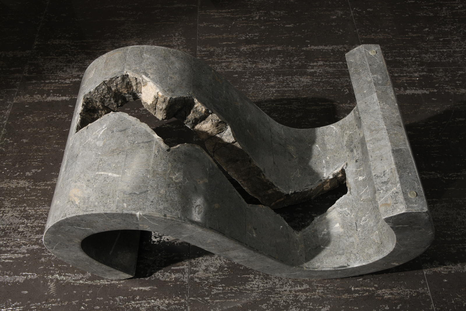 Tavolino trasparente-grigio 70 cm x 120 cm H. 36 cm