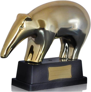 Tapiro d`oro su base con targa vuota per dedica