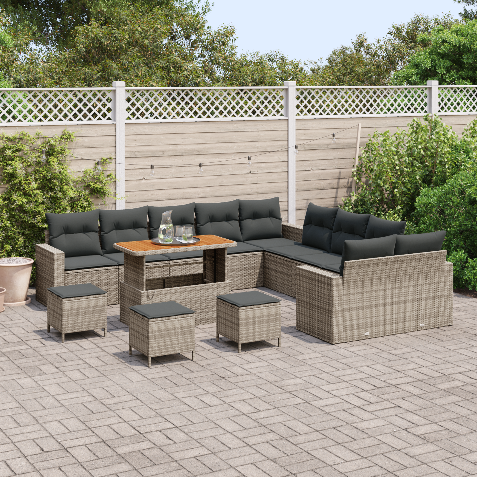 Set di divani giardino in 14 pezzi con cuscini grigi in polyrattan acacia