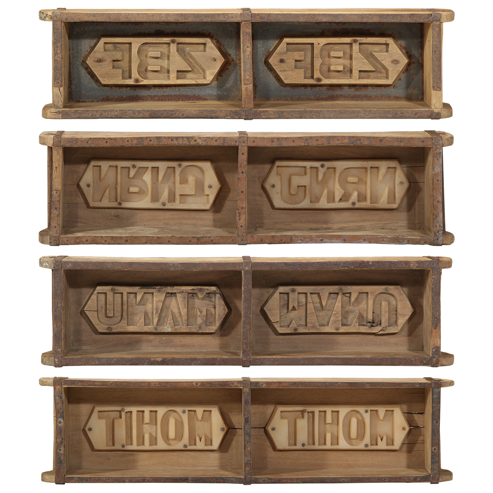 Set di 4 vassoi  60,5x15x9 cm in legno riciclato