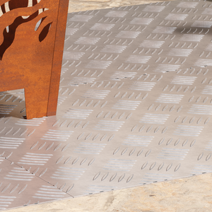 Pannelli Antiscivolo in Alluminio a Scacchi - 4 pezzi 90x50 cm