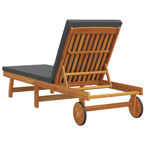 Lettino prendisole con ruote e cuscino grigio scuro in legno massello