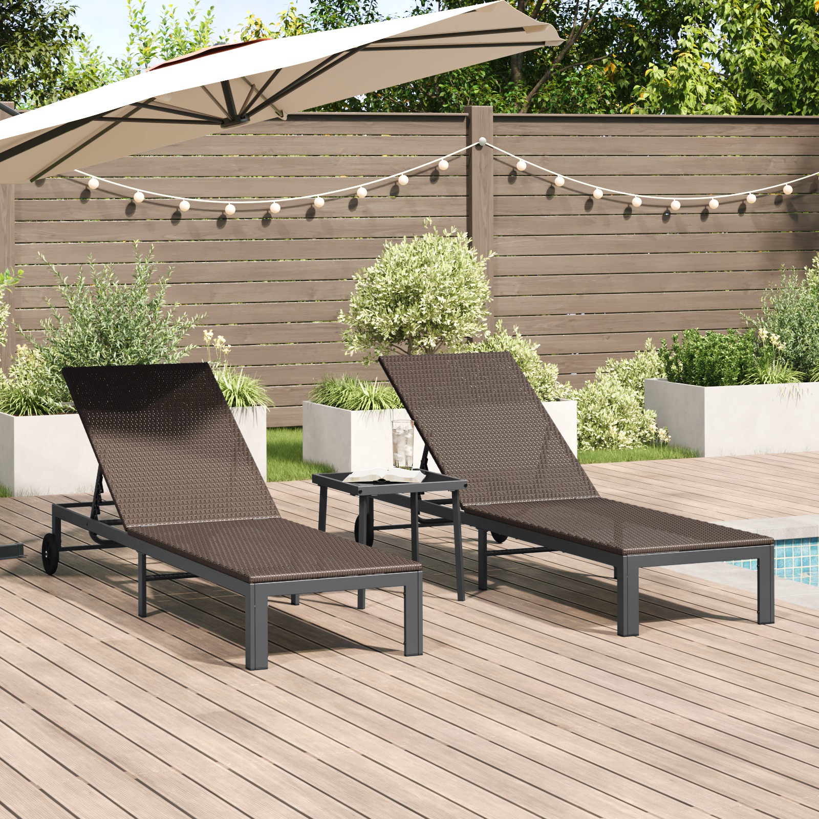 Lettini 2 pcs con Ruote e Tavolo Marrone in Polyrattan