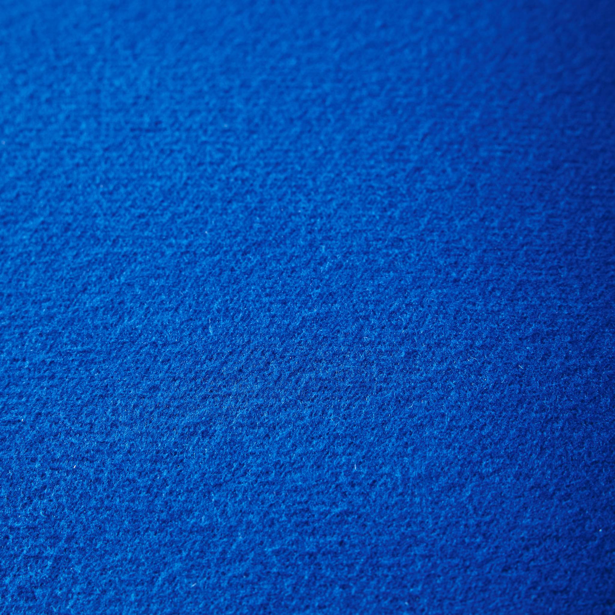 Sedia tripode in tessuto tipo feltro, blu