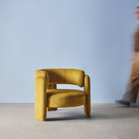 Poltrona tripode in velluto, mostarda