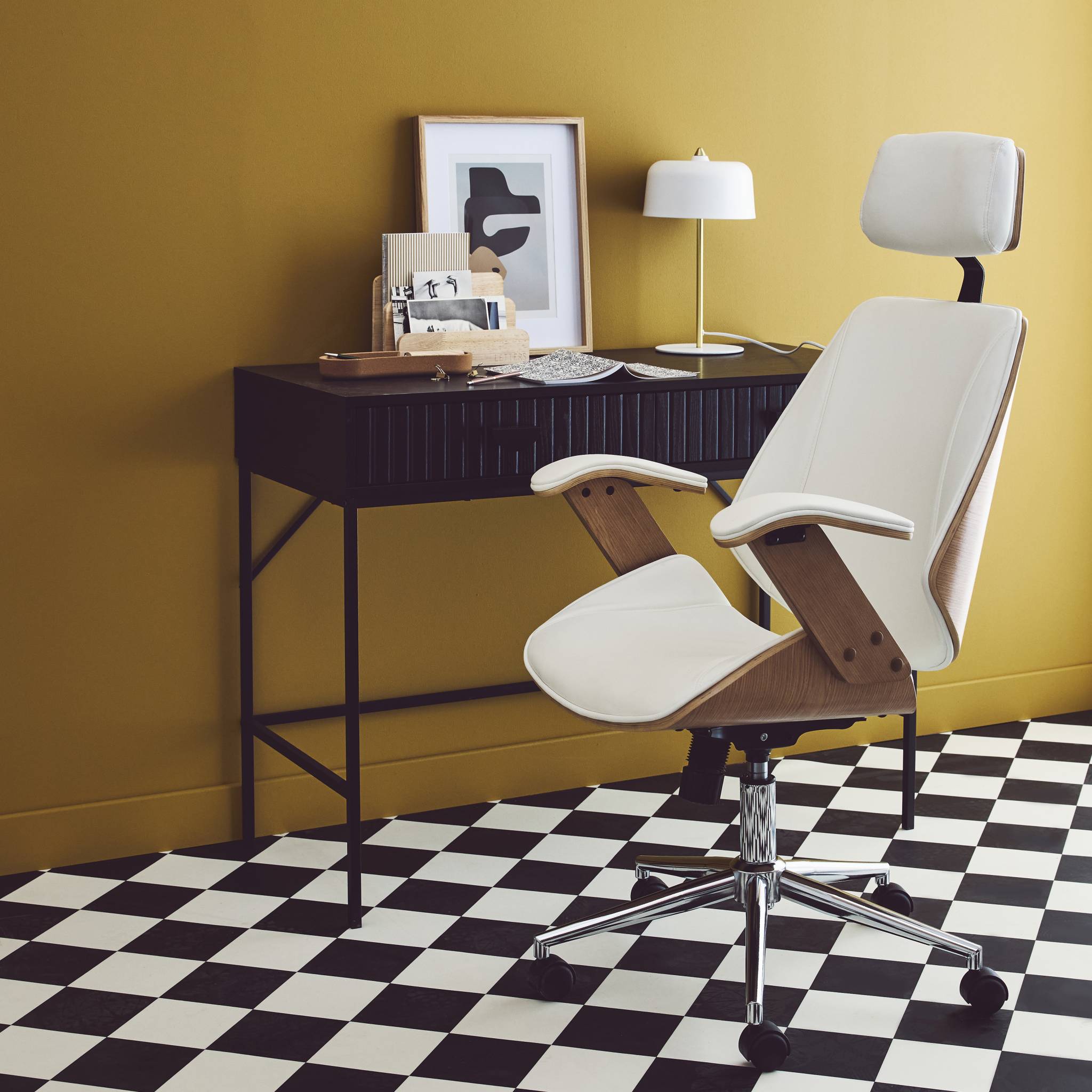 Sedia da ufficio con rotelle, effetto legno curvato e similpelle,