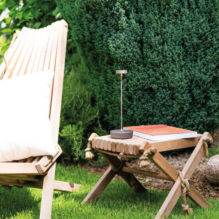 Lampada a led da tavolo Swap titanio opaco ricaricabile e dimmerabile con batteria fino a 12 ore