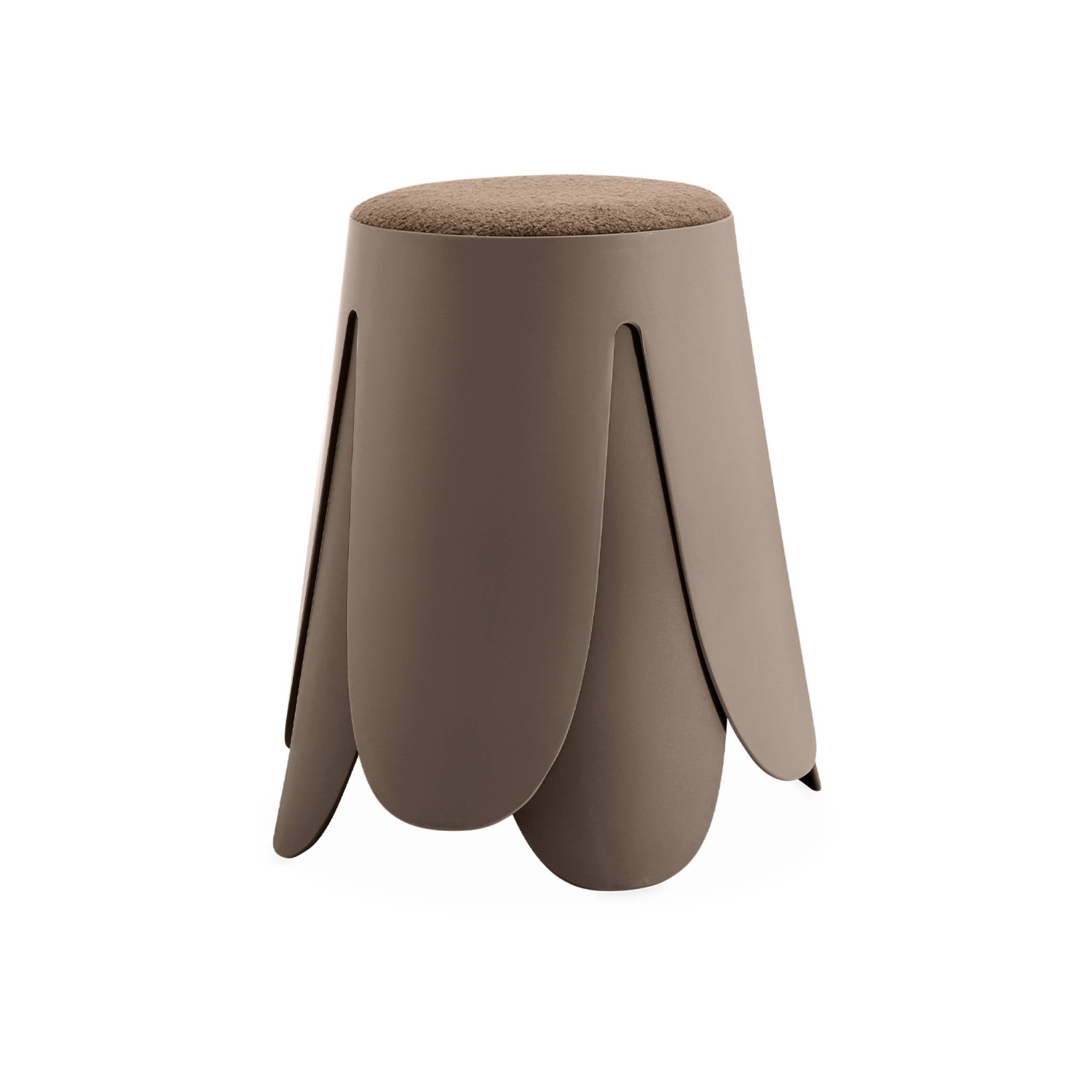 Set di 2 sgabelli impilabili in materiale bouclé, marrone