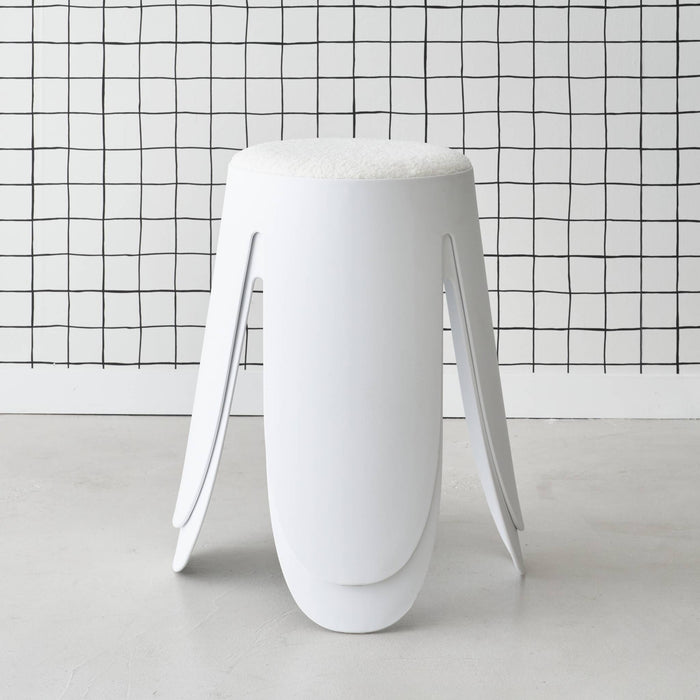Set di 2 sgabelli impilabili in materiale bouclé, bianco