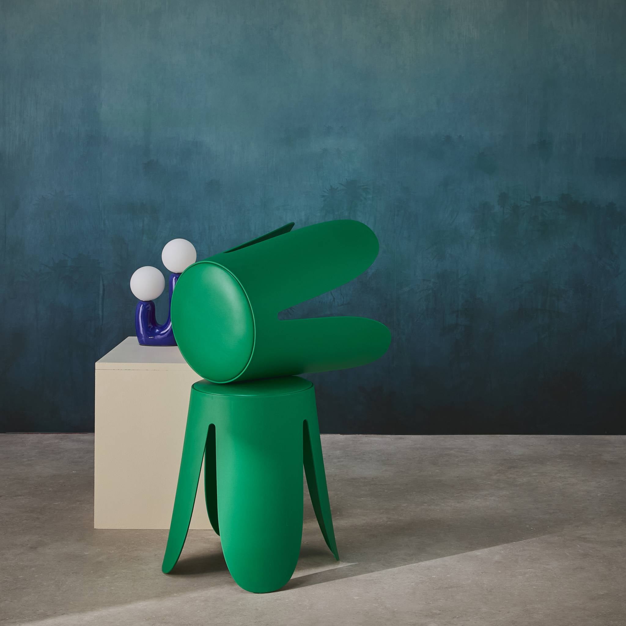 Set di 2 sgabelli impilabili in similpelle, verde