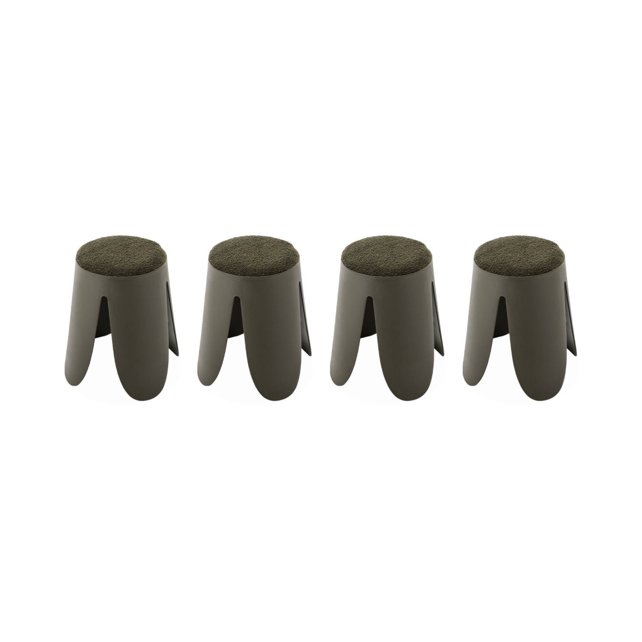 Set di 4 sgabelli impilabili in materiale bouclé, kaki
