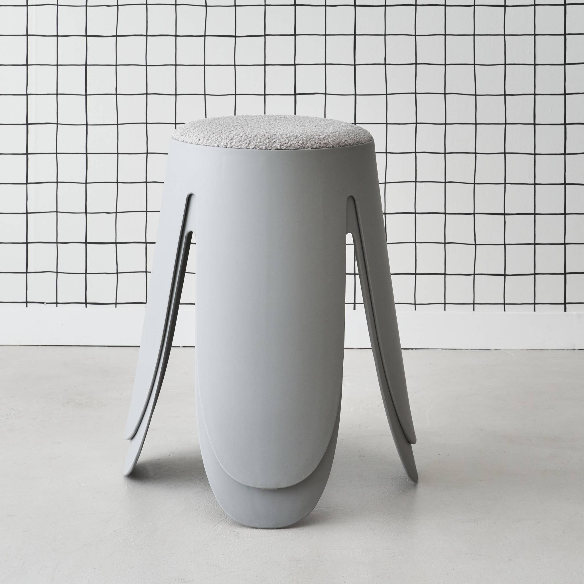 Set di 2 sgabelli impilabili in materiale bouclé, grigio chiaro