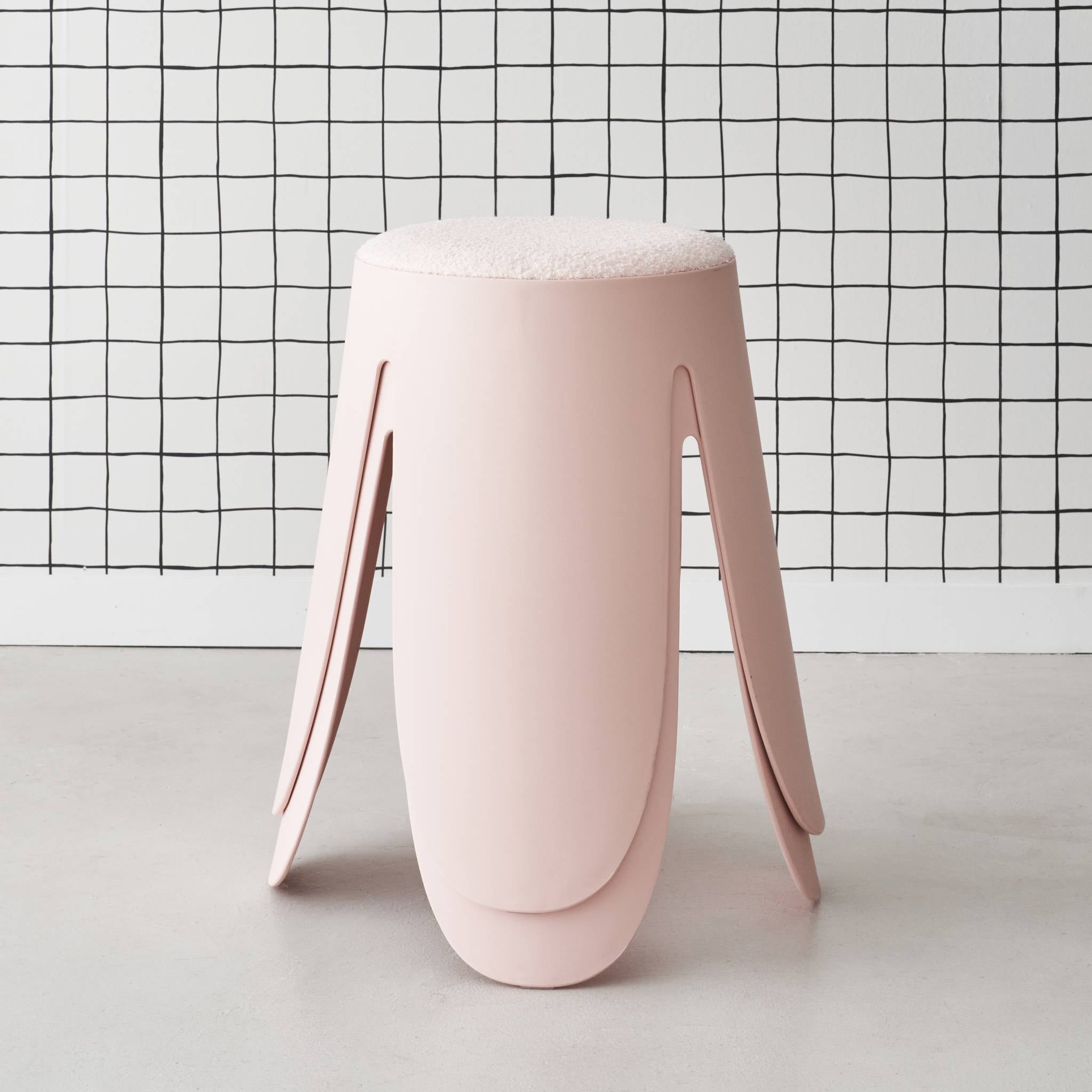 Set di 2 sgabelli impilabili in materiale bouclé, rosa