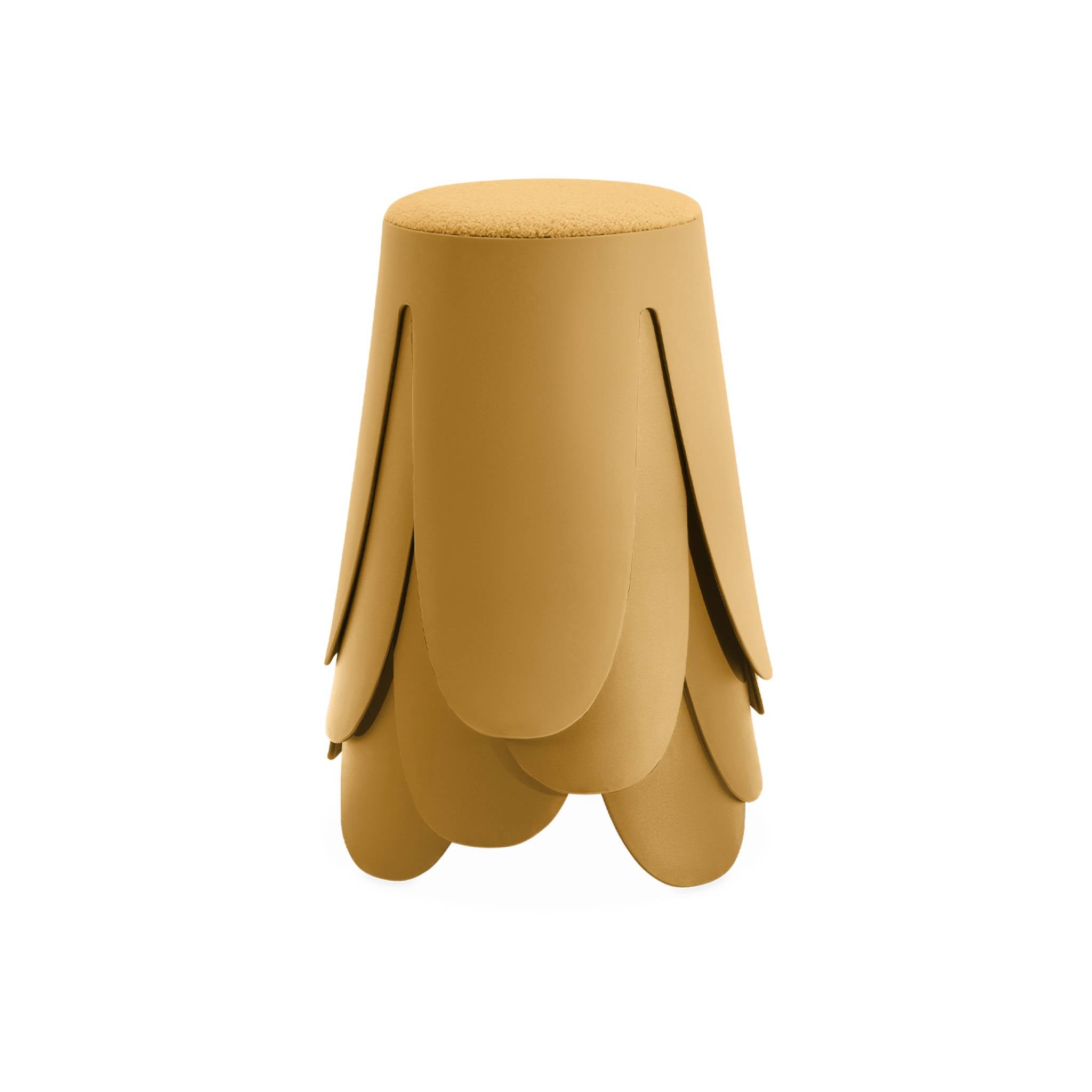 Set di 4 sgabelli impilabili in materiale bouclé, mostarda