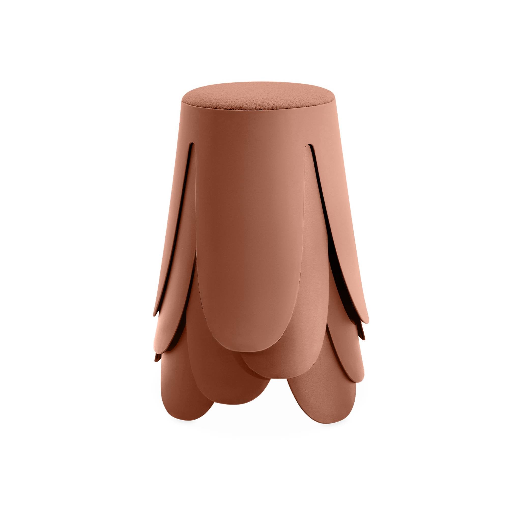 Set di 4 sgabelli impilabili in materiale bouclé, terracotta