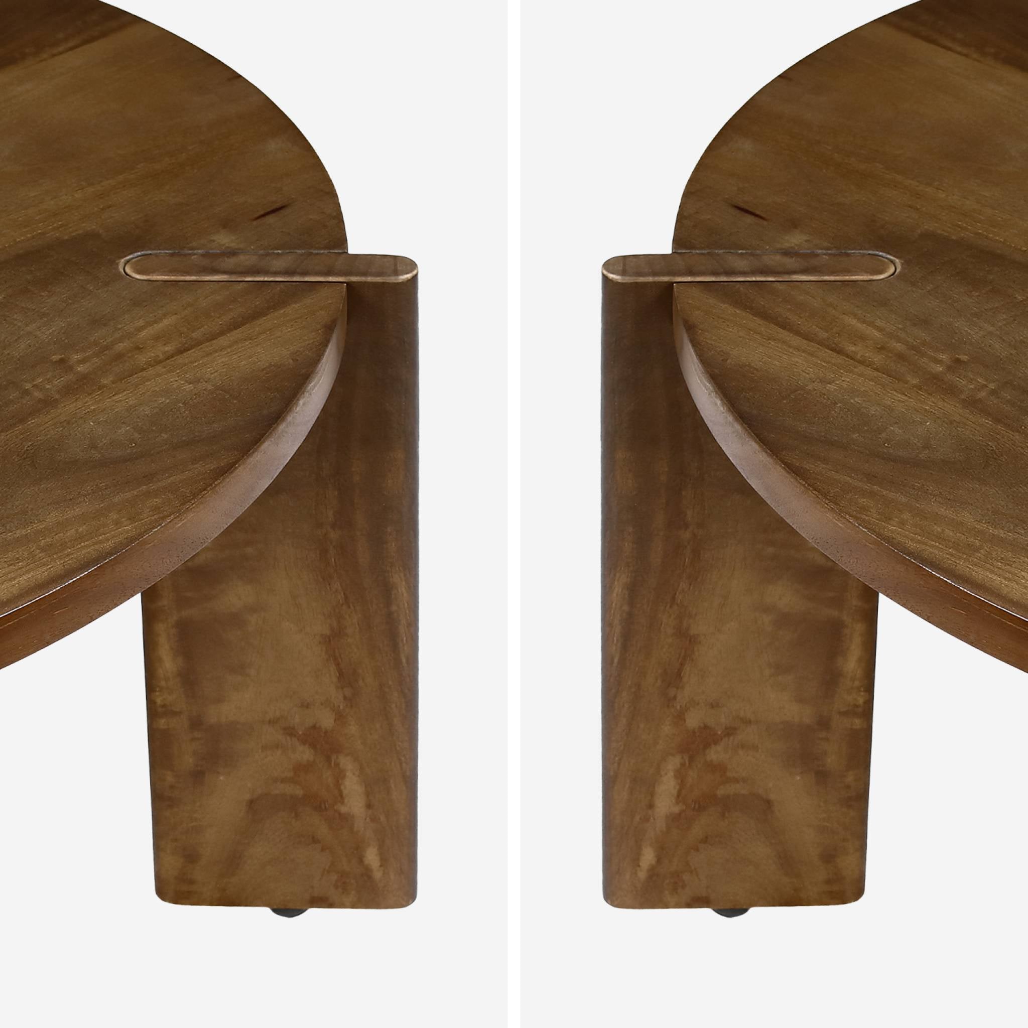 Tavolino da caffè esotico rotondo in legno massello, noce