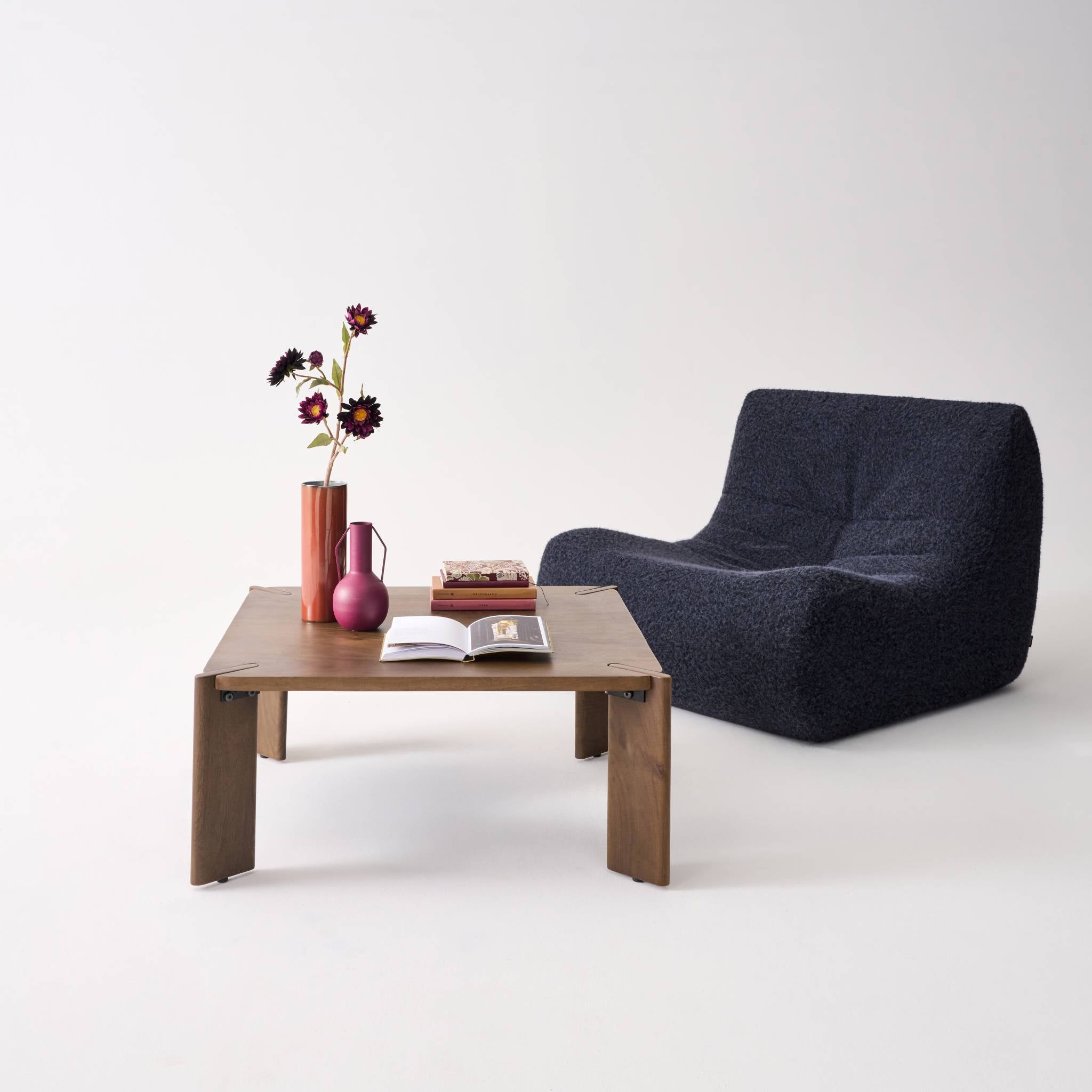 Tavolino esotico quadrato in legno massiccio, 80cm, noce