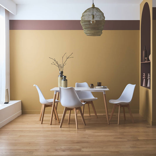 Set tavolo e 4 sedie da pranzo scandinavo con gambe in legno,