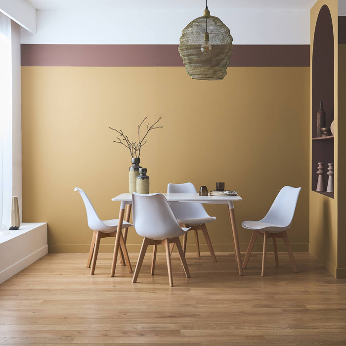 Set tavolo e 4 sedie da pranzo scandinavo con gambe in legno,