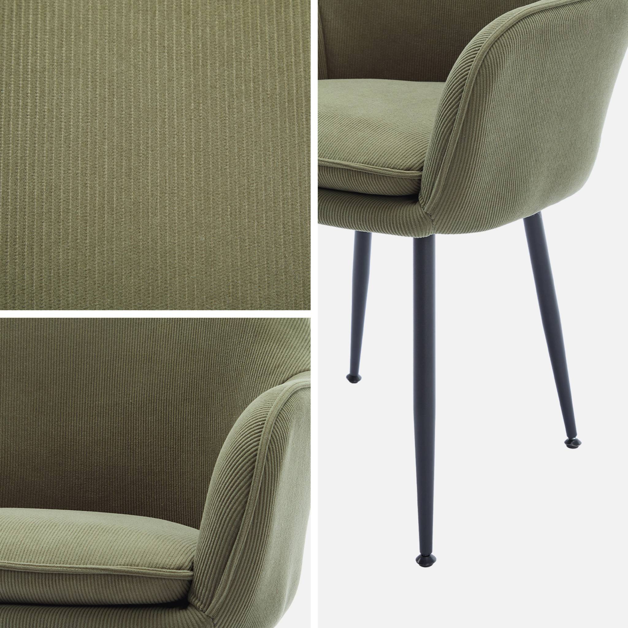 Set di 2 poltrone in velluto a coste con gambe in metallo nero opaco,