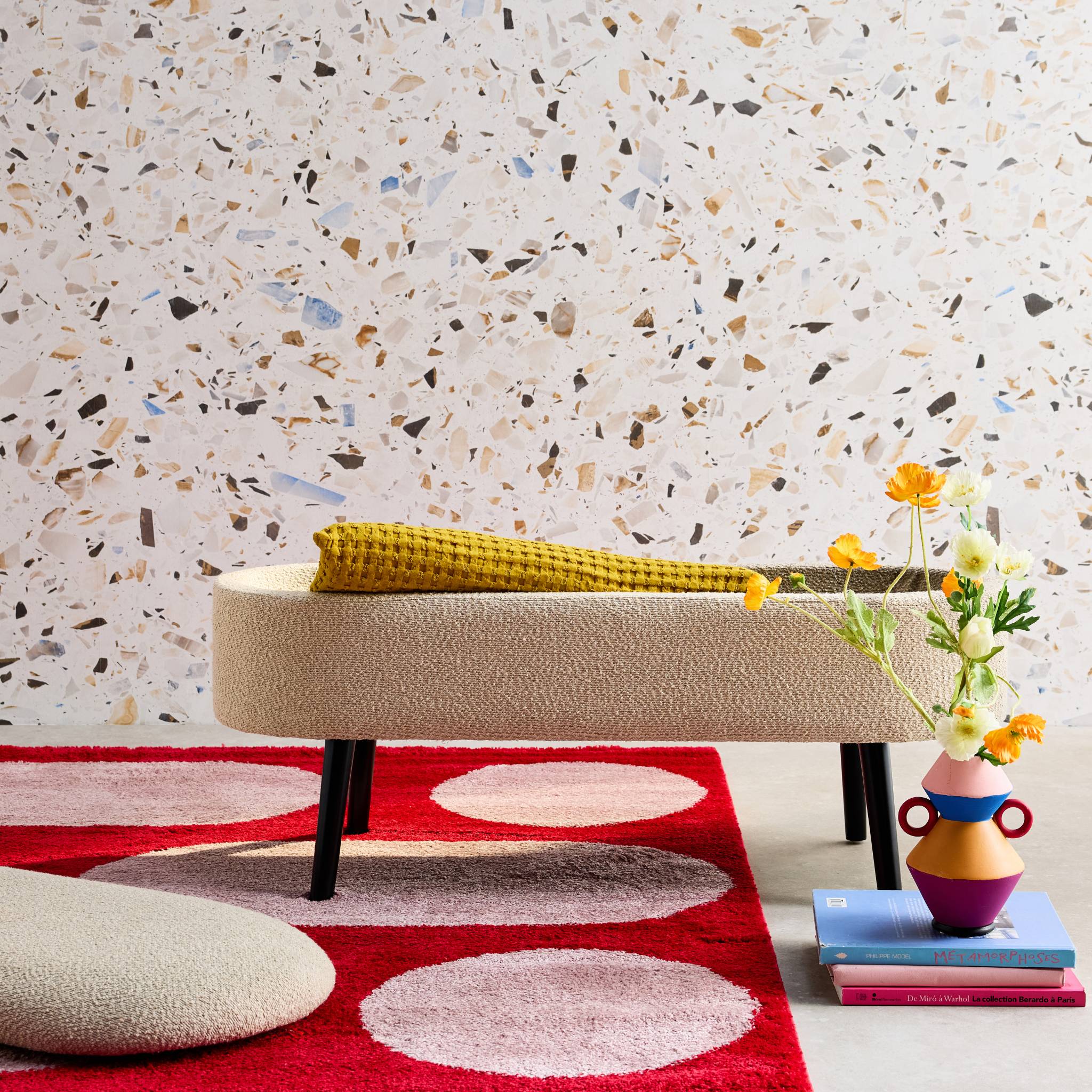 Cassapanca con rivestimento bouclé, beige