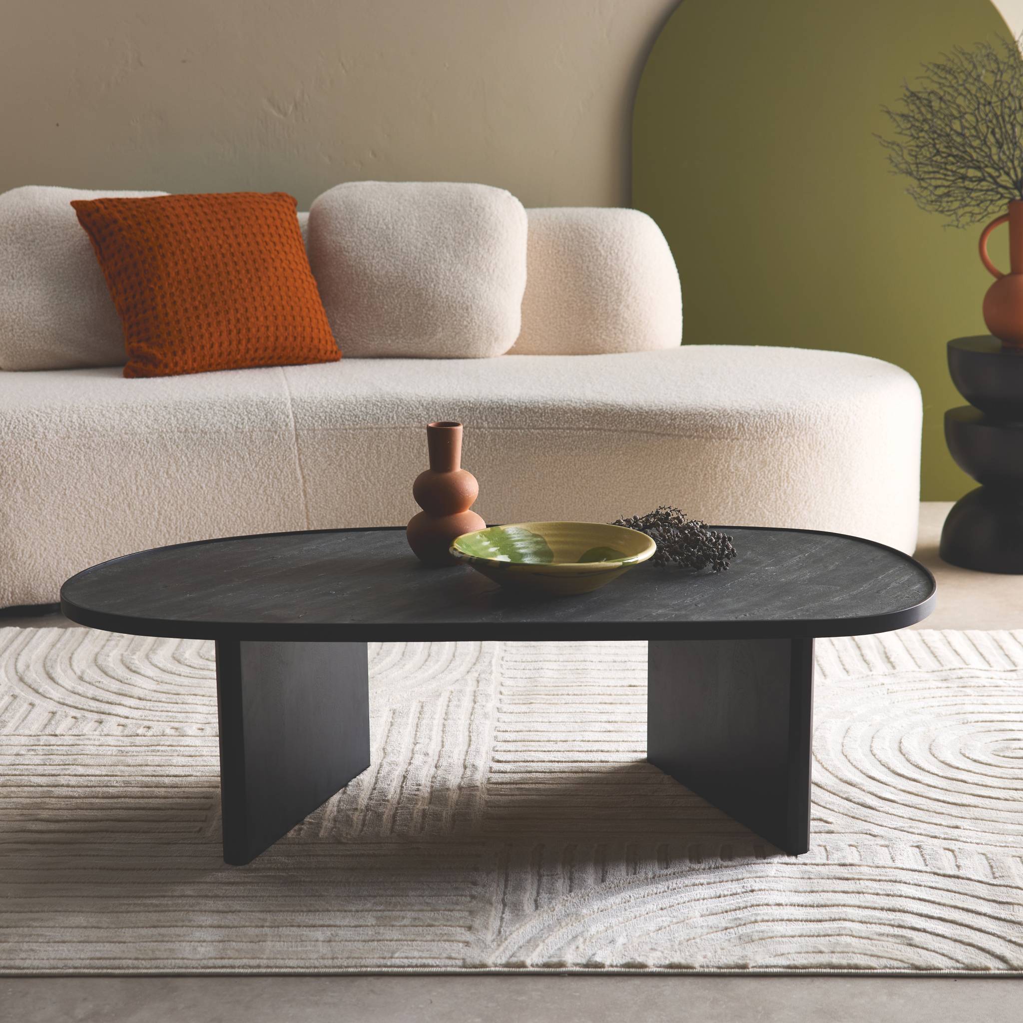 Tavolino ovale in legno di mango e impiallacciatura in pietra nera,