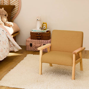 Poltrona scandinava per bambini in legno di hevea e tessuto bouclé,