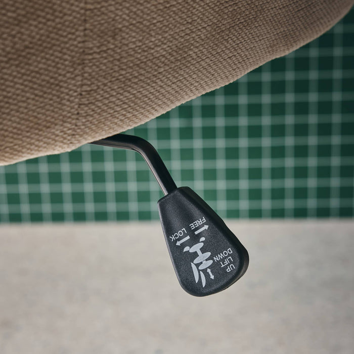 Sedia da ufficio con ruote regolabile in metallo e tessuto, beige