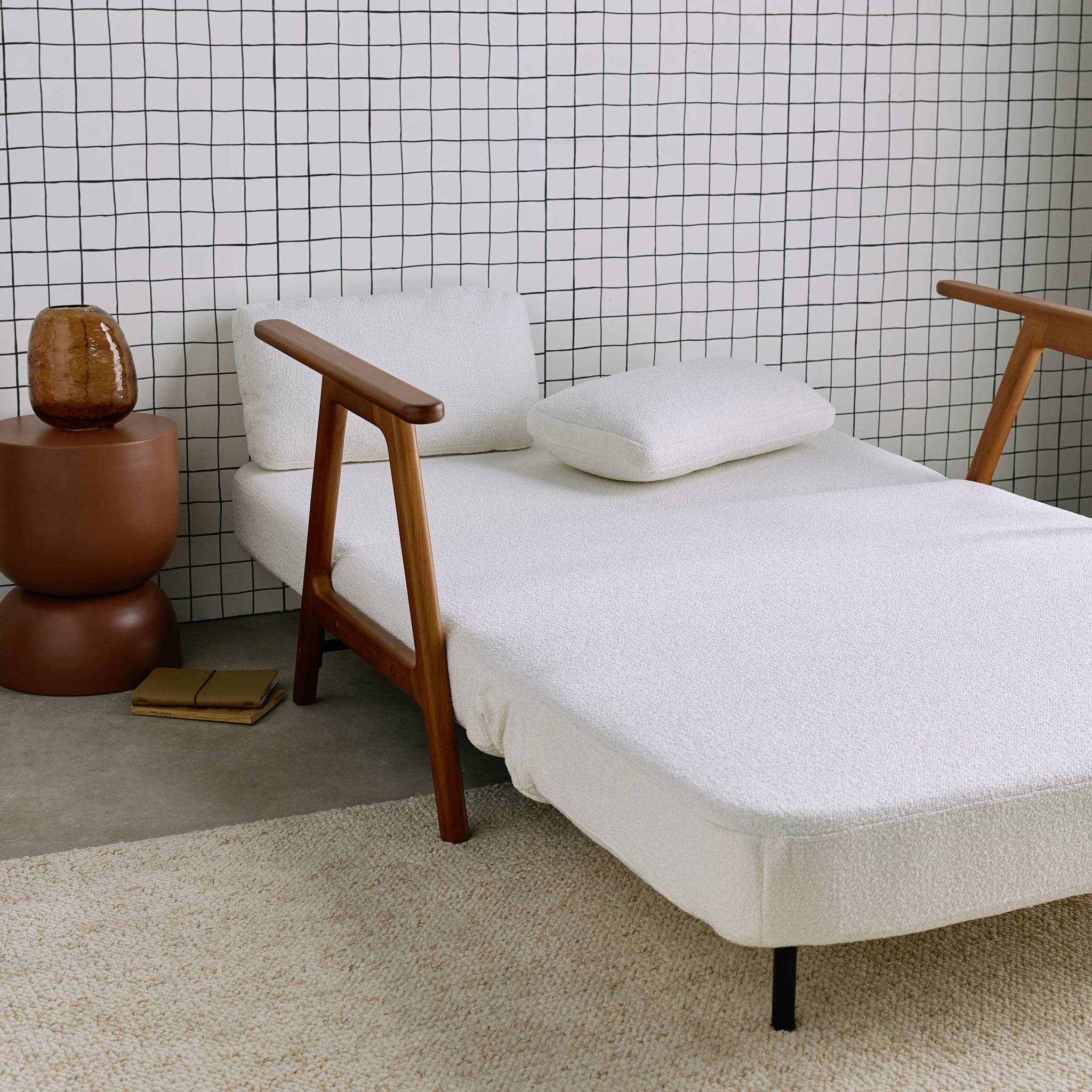 Divano letto convertibile 2 posti in legno di hevea tinto noce chiaro