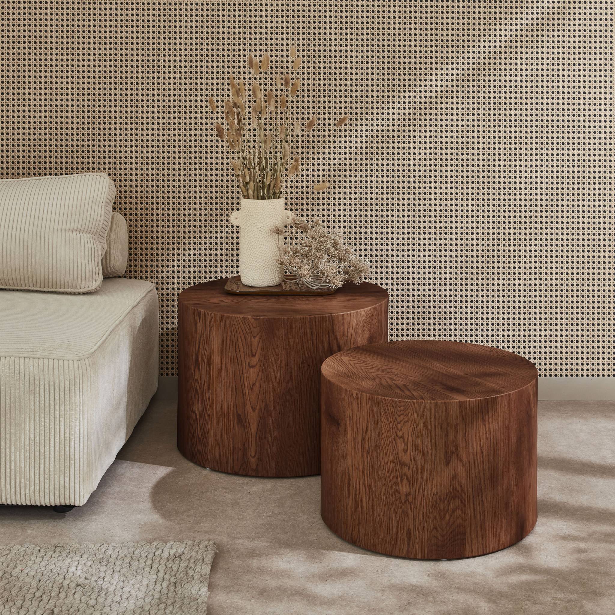 Set di 2 tavolini rotondi impilabili effetto quercia, marrone