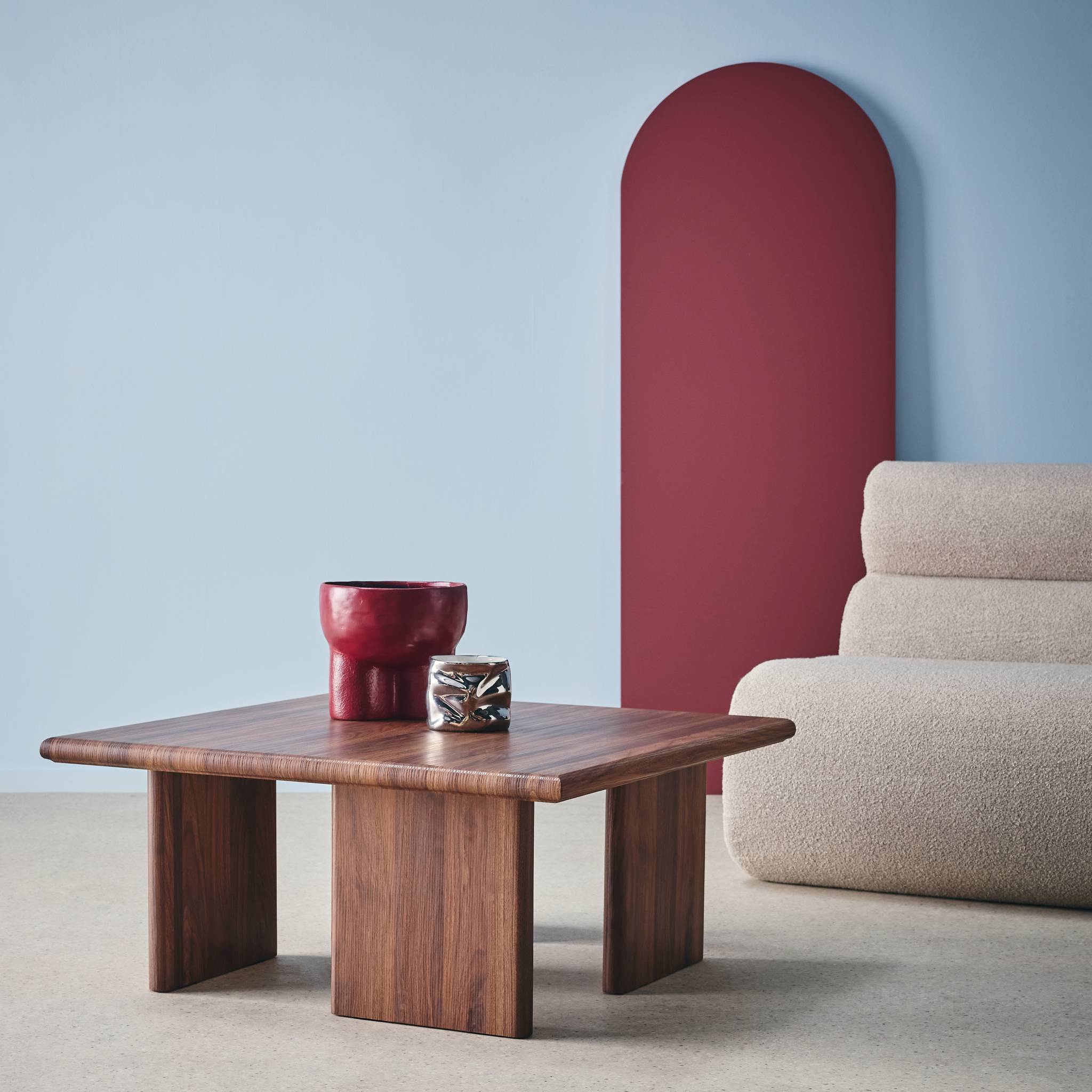 Tavolino basso quadrato, noce