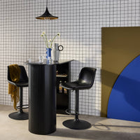 Tavolo alto da cucina decorato in legno con ripostigli, nero