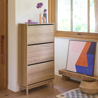 Scarpiera scandinava, arredamento in legno, marrone naturale