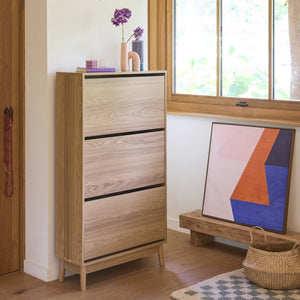 Scarpiera scandinava, arredamento in legno, marrone naturale