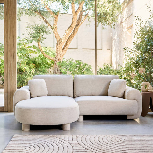 Divano angolare sinistro 3 posti tessuto, piedi rotondi, crema