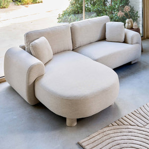 Divano angolare sinistro 3 posti tessuto, piedi rotondi, crema