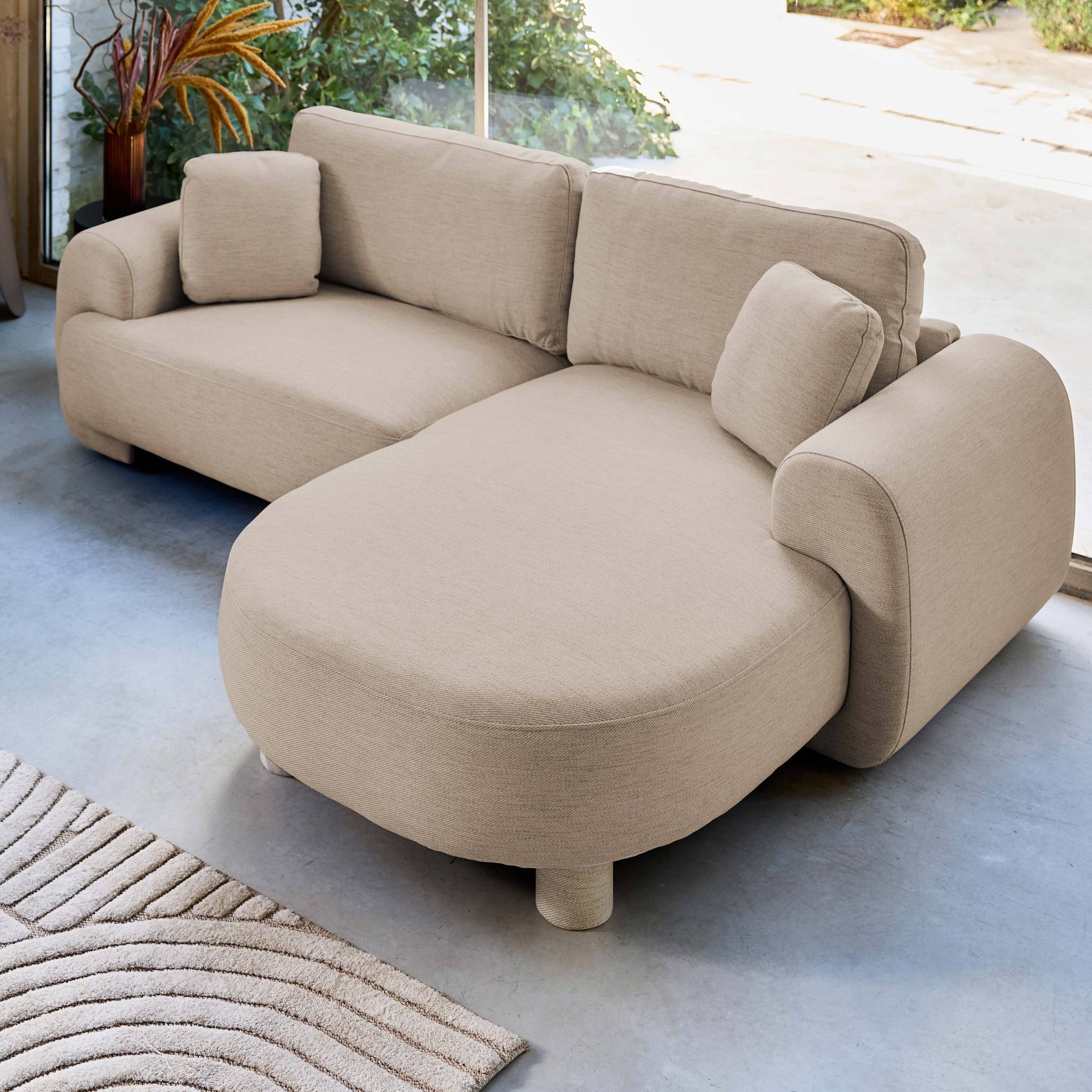 Divano ad angolo destro 3 posti in tessuto, piedi tondi, beige