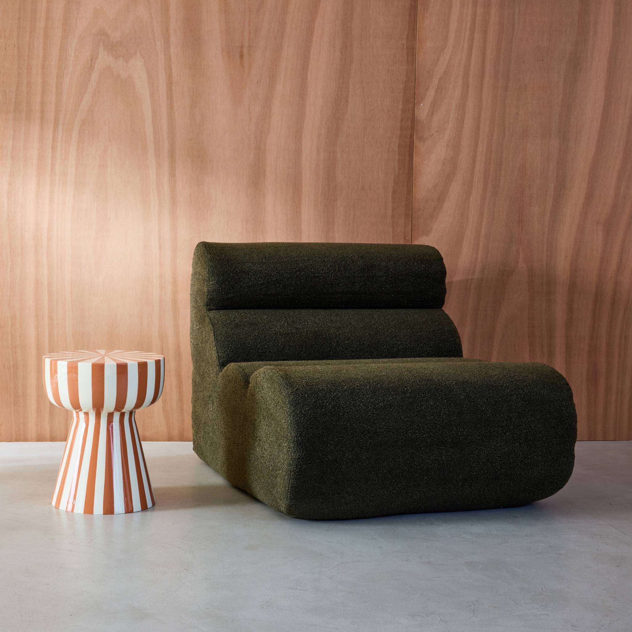 Tavolino in acciaio smaltato a righe bicolore, 41cm, terracotta