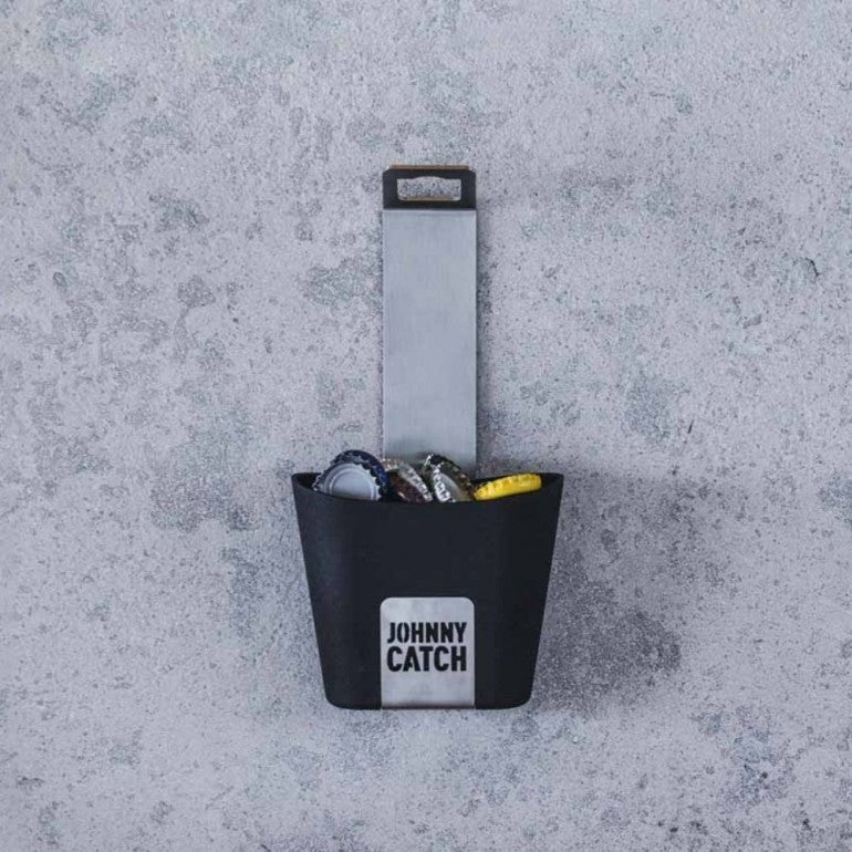 Johnny Catch by Höfats, lo stappabottiglie con contenitore funzionale e minimalista