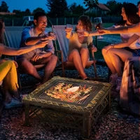 Braciere da Giardino con Coperchio Parascintille e Griglia per Barbecue in Metallo 76x76x47cm Nero