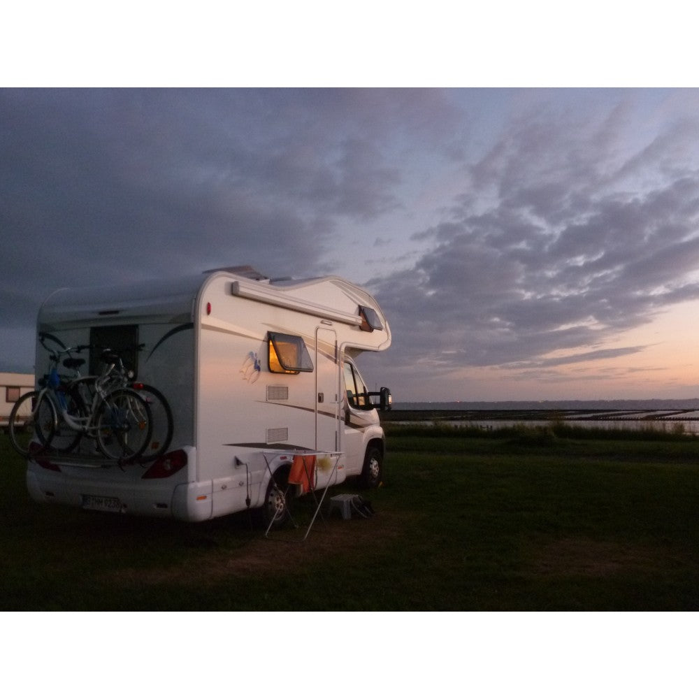 Kit Fotovoltaico a Isola 50W - Kit con pannello solare, regolatore di carica, lampadine e accessori per l'installazione