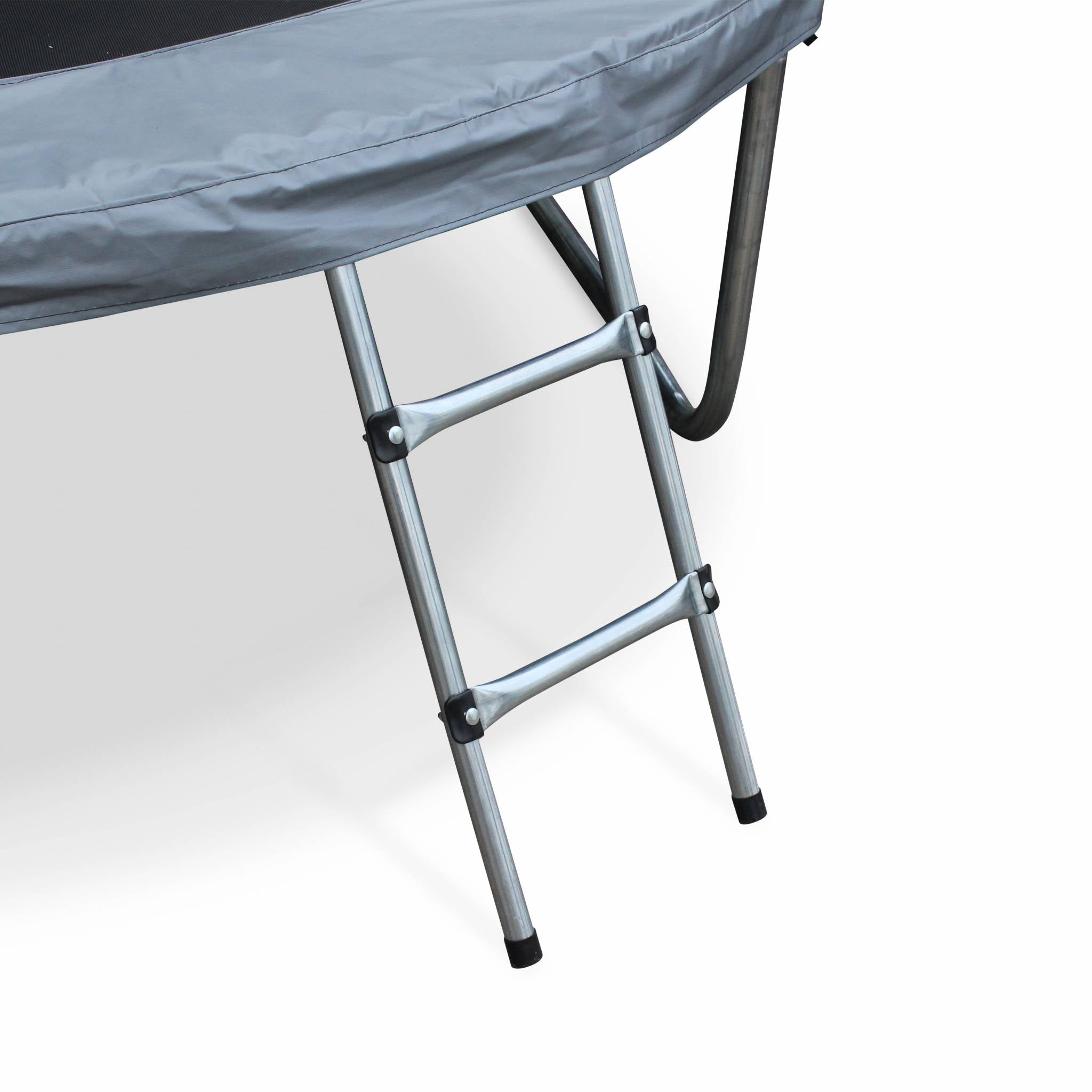 Tappeto elastico e kit accessori con rete di protezione interna,