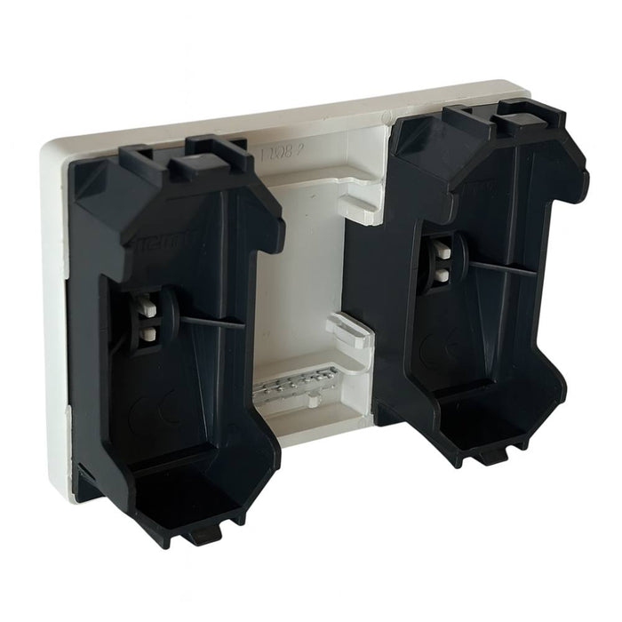 Copritasto illuminabile bticino livinglight bianco per ambienti eleganti *** numero posti 3 moduli, confezione 1