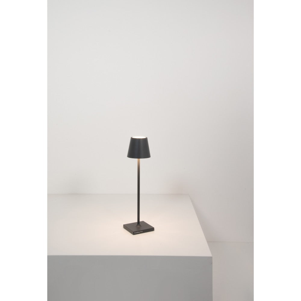 Lampada a led da tavolo Poldina Pro Micro Grigio Scuro ricaricabile e dimmerabile con batteria fino a 12 ore