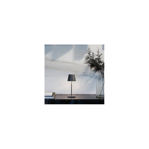 Lampada a led da tavolo Poldina Pro Mini Grigio Scuro ricaricabile e dimmerabile con batteria fino a 12 ore