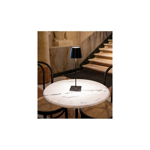 Zafferano Lampada a led da tavolo Poldina Pro Nera ricaricabile e dimmerabile con batteria fino a 12 ore. Da esterno IP65.
