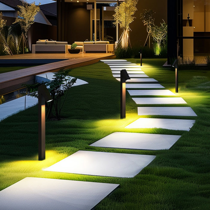 Lampada LED solare da giardino 500lm IP65 con paletto e sensore crepuscolare - 3000K